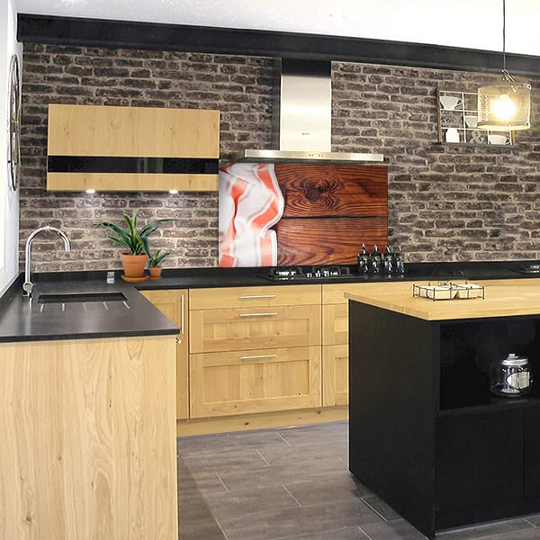 crédence aliment fond de hotte table bois