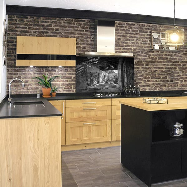 crédence bâtiment délabré n&b hotte