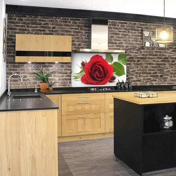 crédence rose rouge fond hotte