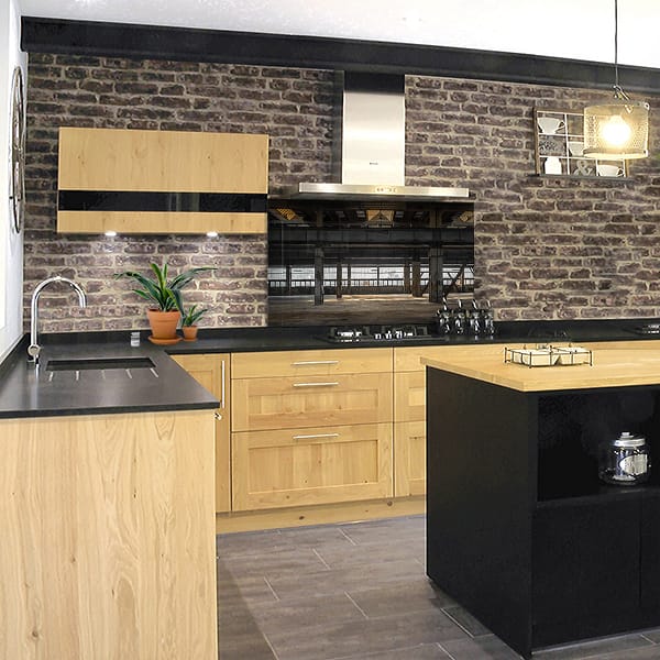 crédence entrepôt vide hotte