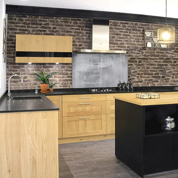 crédence béton brut hotte