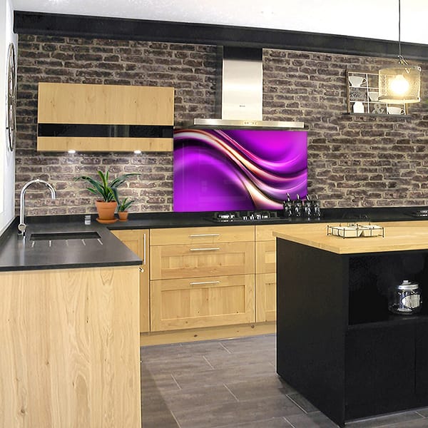 crédence abstrait fond de hotte fluide rose