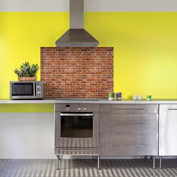 crédence briques rouge hotte