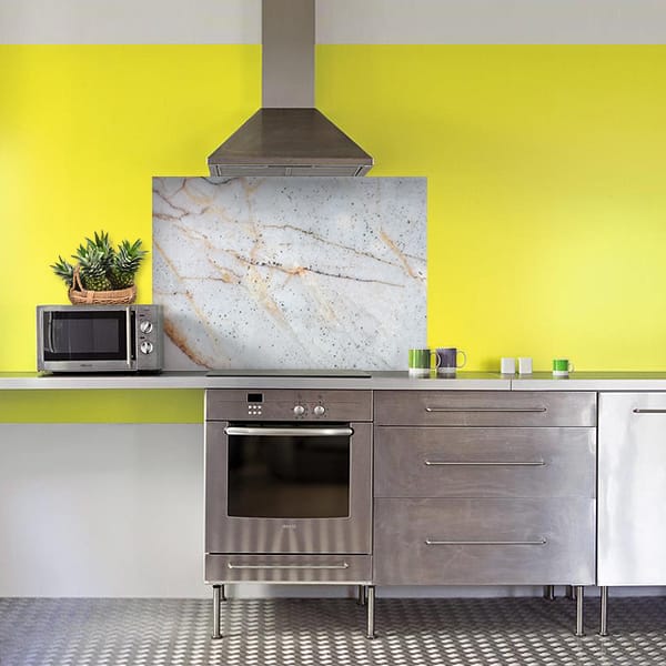 crédence marbre brut hotte