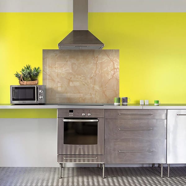 crédence marbre brun hotte